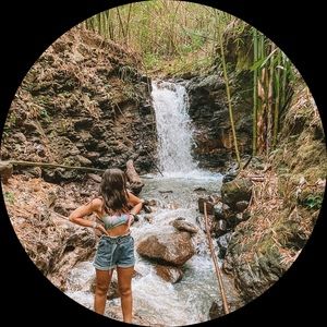 Meet your Posher, Emily